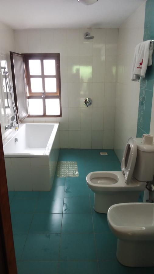 White Horse Inn Kabale المظهر الخارجي الصورة
