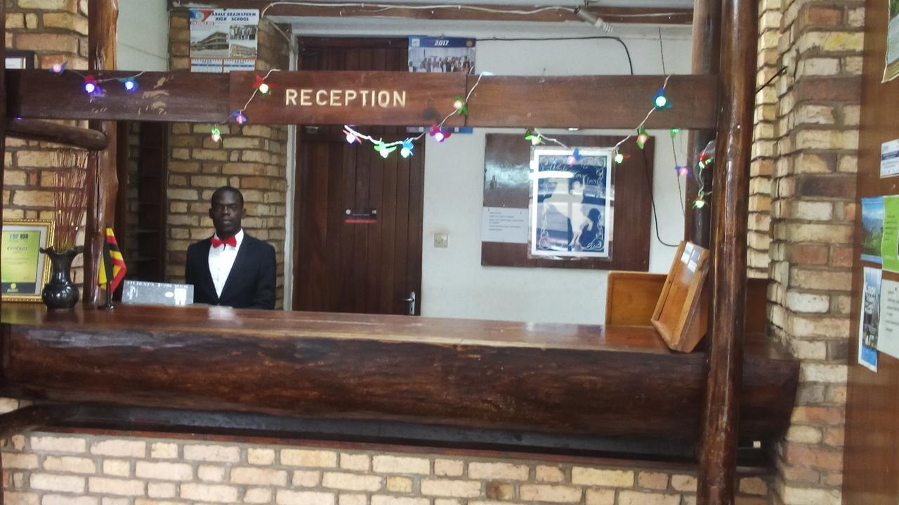 White Horse Inn Kabale المظهر الخارجي الصورة